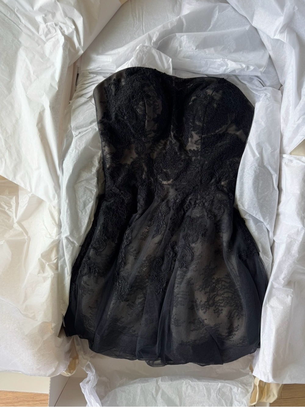 Vera Wang Black Strapless Tulle Ball Gown - Picture 9 of 13